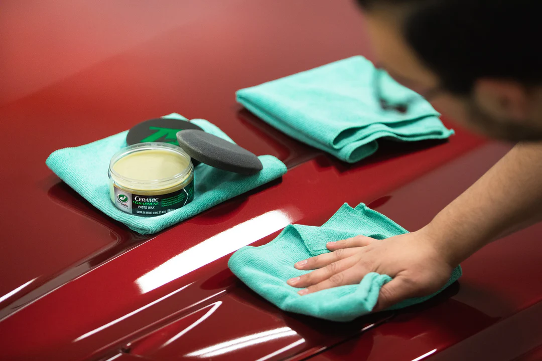 Turtle Wax Hybrid Solutions Ceramic & Graphene Paste Wax4 Turtle Wax Hybrid Solutions Ceramic & Graphene Paste Wax