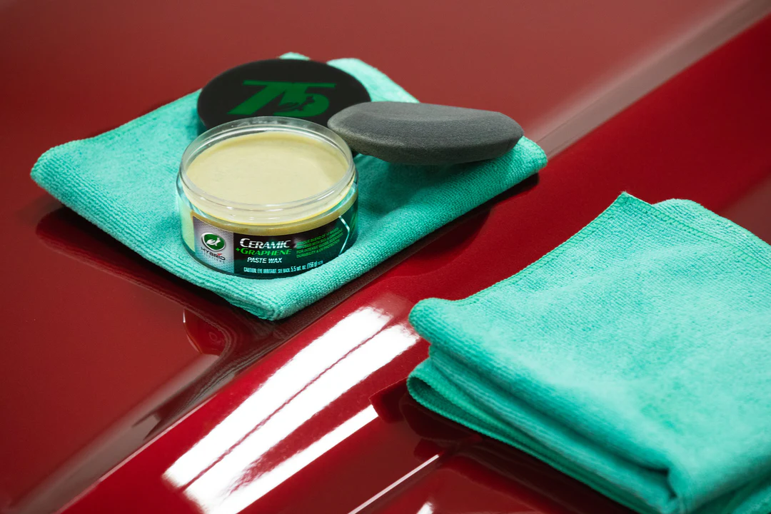 Turtle Wax Hybrid Solutions Ceramic & Graphene Paste Wax8 Turtle Wax Hybrid Solutions Ceramic & Graphene Paste Wax